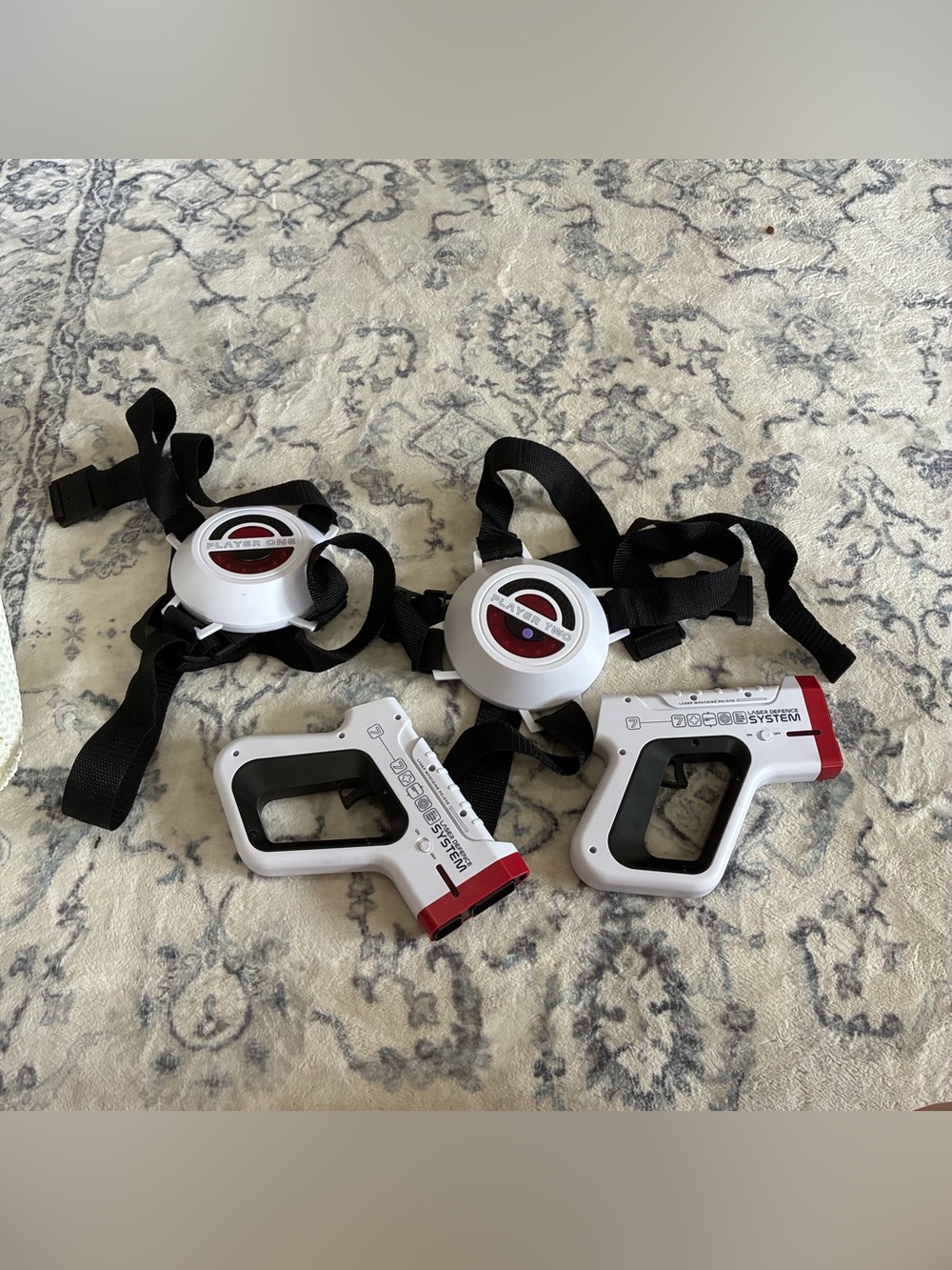 FAO Schwartz laser tag set